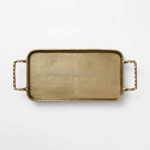 Plateau à chocolat de luxe en métal doré pour servir les desserts lors de la décoration de la salle de banquet de mariage et des cérémonies - Product Image 2