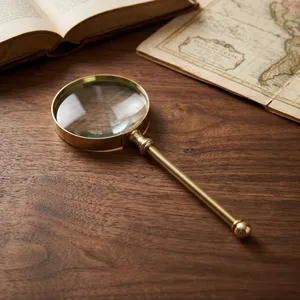 Loupe de lecture portative de luxe avec poignée en laiton massif, finition or antique, pour l'inspection de pièces de monnaie, de timbres et de bijoux - Product Image 6