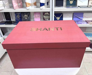 Caja de Regalo Rígida Grande de Lujo con Tapa Desmontable, Caja de Embalaje de Papel Terracota con Asa de Latón y Logotipo en Lámina Dorada - Product Image 4