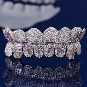 Grillz personnalisé en argent sterling 925 avec motif nid d'abeille, serti de diamants Moissanite VVS, testé et approuvé - Product Image 1