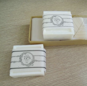 Jabón sólido de coco elaborado con aceite de copra y glicerina, diseñado para una rutina de limpieza, suministro para el hogar y hoteles, origen Vietnam. - Product Image 6