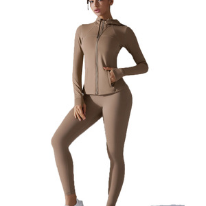 ชุดโยคะสองชิ้น ผ้าแคนวาสเนื้อแน่น ไร้รอยต่อ แห้งเร็ว กางเกงขาสั้นมีซิป วิ่งออกกำลังกาย กันกระแทก เอวสูง สำหรับออกกำลังกายกลางแจ้งและฟิตเนส - Product Image 4