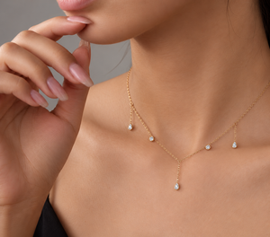 Collier lariat tendance pour femme en or massif 14 carats avec pendentif en diamant de laboratoire 0,10 ct à cinq trous, diamants flottants poire et ronds - Product Image 1