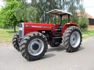 Tracteur agricole utilitaire Massey Ferguson 399 4x4 à transmission par engrenages avec auvent - Product Image 2