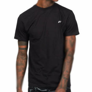 เสื้อยืดผู้ชายผ้าโพลีเอสเตอร์ผสมคอตตอนขายส่ง เป็นมิตรกับสิ่งแวดล้อม รับทำโลโก้ตามสั่ง เสื้อยืดเรียบง่ายสำหรับธุรกิจ B2B เสื้อผ้าสตรีทแวร์ ผู้ผลิตเสื้อยืดผู้ชายแบบ Private Label - Product Image 1