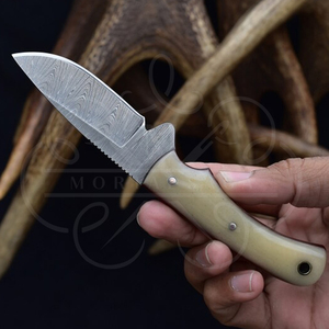 Couteau de chasse artisanal en acier Damas, manche en os de bœuf, étui de cowboy - Product Image 5