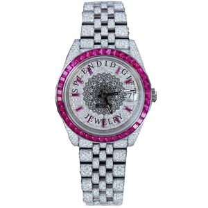 Reloj de Diamantes Splendid Gift Jewelry para Hombre, Lujoso, Analógico, de Cuarzo, con Correa de Acero Inoxidable, Bisel con Pedrería Rosa, Caja de 28 mm, Zafiro - Product Image 3
