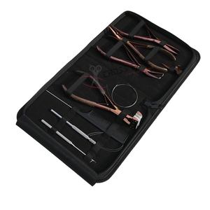 Kit de herramientas para extensiones de cabello en oro rosa para estilistas: removedor de microperlas, alicates de crimpado, herramientas de gancho y bucle, alicates para extensiones de cinta, peine. - Product Image 1