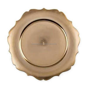 Assiette de Présentation Antique Style Floral 12'' 13'' 14'' – Dernier Cri – Assiettes Métalliques Artisanales pour Service Alimentaire et Décoration - Product Image 1