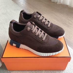 รองเท้าผ้าใบดีไซน์หรู คุณภาพสูง สำหรับผู้ชายและผู้หญิง สวมใส่สบาย เหมาะสำหรับเดิน วิ่ง เล่นกีฬา และสเก็ตบอร์ด พร้อมกล่อง - Product Image 5