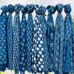 Pareo de Playa Ecológico de Talla Grande, 100% Algodón Suave, Estampado Floral Azul Índigo, Pareo de Verano con Estampado de Bloques, Regalo - Product Image 2
