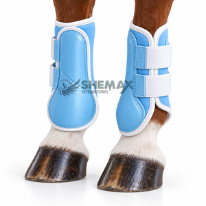 Botas de cepillado para caballos resistentes, diseñadas con material exterior duradero, acolchado cómodo y correas ajustables para entrenamiento regular. - Product Image 4