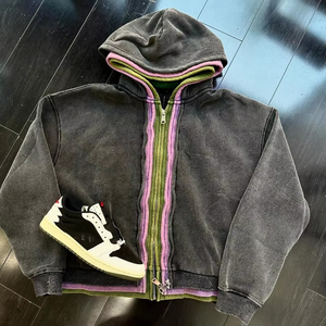 เสื้อฮู้ดดี้ผู้ชายแบบกำหนดเองสำหรับฤดูหนาว ผ้าฟลีซสามชั้น ระบายอากาศได้ดี ลวดลายแบบวอชเอฟเฟค ประดับด้วยคริสตัล โลโก้แบบกำหนดเอง กระเป๋าเสื้อ ผลิตจากผ้าฝ้ายผสม 100% - Product Image 3