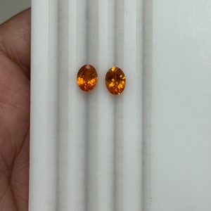 Paire de grenats naturels mandarin ovales 7x5mm 2 carats, pierres précieuses de grenat spessartite orange non traitées de Madagascar, qualité joaillerie fine - Product Image 4