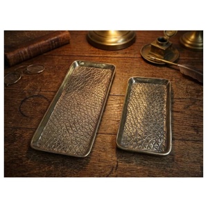 ถาดอะลูมิเนียมขัดเงาทรงสี่เหลี่ยมผืนผ้า ขายดี งานขัดเงาสีทองเหลืองโบราณ ใช้เสิร์ฟอาหารบนโต๊ะอาหาร ใช้งานได้หลากหลาย - Product Image 2