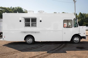 18-foot <b>Freightliner</b> MT45/MT55 Step Van Converted 4 Wheel Stainless Steel & Iron Outdoor Food <b>Truck</b> Slicer Griddle Pizza Oven - Product Image 5