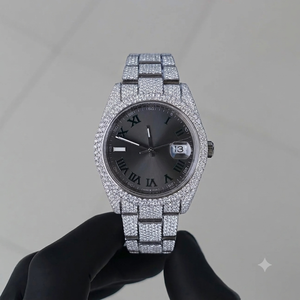 Montre-bracelet de luxe Hip Hop en argent sterling blanc sertie de diamants, mouvement à quartz, pour hommes, disponible à l'exportation - Product Image 1