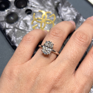 Anillo de Diamantes de Oro Blanco de 18k de Estilo Lujoso para Mujer, Anillo de Bodas Sencillo con Acabado Brillante - Product Image 5