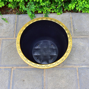 Maceta Cuadrada de Plástico PP Thien My, Ligera, Duradera, Diseño Moderno, Grande, para Plantas de Interior - Product Image 4