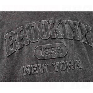 Camiseta Urbana de Moda Personalizada con Estampado en Relieve, Camiseta Vintage con Gráficos, Camiseta Corta Desgastada, Camiseta Holgada Informal de Estilo Urbano Hip Hop - Product Image 3