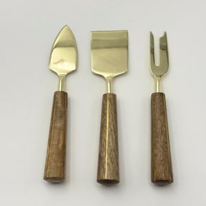 Achetez maintenant et découvrez tout : ensemble d'outils pour trancher et étaler le fromage en acier inoxydable avec manche en bois - Product Image 4