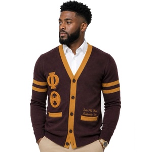 Cardigan en tricot à rayures pour fraternité grecque, 100 % acrylique doux, avec patchs et lettres personnalisés – Vente en gros - Product Image 1