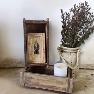 Jardinière vintage en bois avec bande de fer intégrée, plateau de rangement rustique pour la décoration de la ferme, du jardin, de l'entrée ou de la maison - Product Image 3