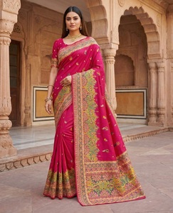 Sari traditionnel indien ethnique Paithani en matériaux recyclés pour les occasions de mariage, les événements festifs, les tenues de soirée pour femmes. - Product Image 1