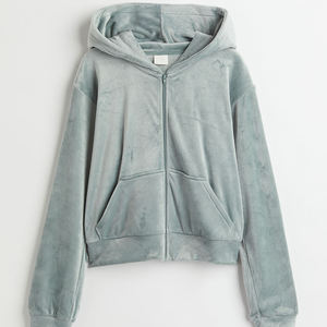 Sudadera Corta con Capucha para Mujer, Fabricada por Fabricante OEM, con Logotipo Personalizado, Diseño con Parches - Product Image 5