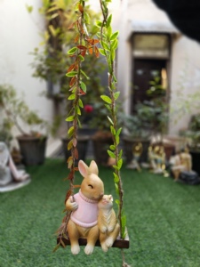 Pot de fleurs décoratif en éco-résine, petit panda mignon, style dessin animé, émaillé, pour intérieur, bureau et jardin. - Product Image 3