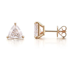 Boucles d'oreilles clous en diamant taillé en triangle, très populaires et élégantes, couleur DEF, clarté VVS, or jaune 14 carats, diamants de laboratoire - Product Image 5