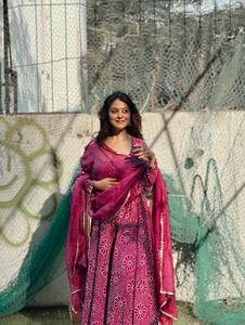 Kurta Anarkali de Algodón Puro con Estampado Floral, Pantalones y Dupatta - Product Image 3