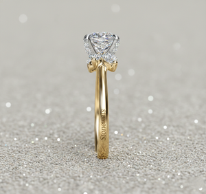 Bague de fiançailles en diamant de laboratoire Stonewels avec pierres latérales accentuées en taille marquise pour bague de mariée en or de luxe certifiée - Product Image 2