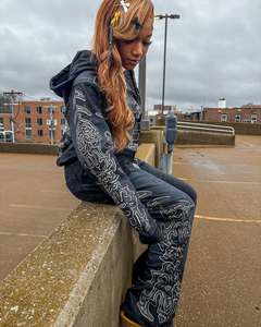 Women's 2 Piece <b>Zip</b> <b>Hooded</b> Crop Top and Sweatpants Set Graphic Print Casual Jogger Activewear Tracksuit - Product Image 5