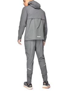 Chaqueta Deportiva Ligera y Transpirable de Fábrica, Chaqueta Cortavientos Ligera con Parches de Poliéster, Logotipo Reflectante Elegante, Chaqueta para Hombre - Product Image 5