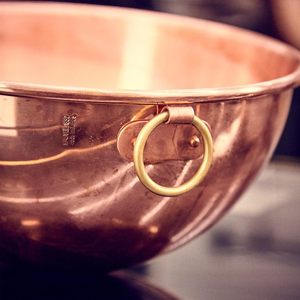ชามทองแดงแท้ทำมือ ชามทองแดงสองชั้นหนาสำหรับทำอาหารในครัว คลุกสลัด ตีไข่ และใช้งานได้อย่างมีสไตล์ - Product Image 2
