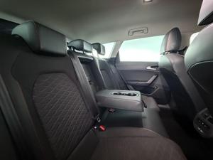 Station-wagon Leeon noir 2021 d'occasion en excellent état, 5 portes, design sportif, style moderne - Product Image 4