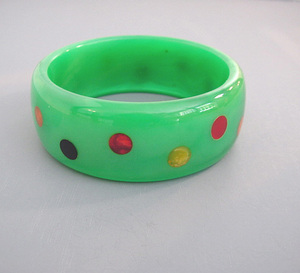 Nuevo Brazalete Acrílico de Color Personalizado, Elegante Brazalete de Baquelita para Mujer con Diseño de Ángel, Brazalete de Resina Transparente con Dijes, Tendencia - Product Image 4