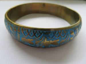 Brazaletes, Pulseras y Conjuntos de Brazaletes de Latón Hechos a Medida con Incrustaciones de Resina y Piedras de Colores para Tiendas de Joyería de Moda - Product Image 2