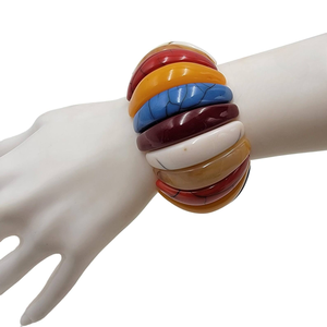 Brazalete de Resina de Alta Calidad, Personalizado, con Dijes - Product Image 3