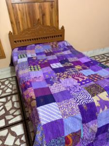 Fabricatefizz Couette Bohème Réversible Brodé en Coton 100% Rempli de Soie, Écologique, Lavable, Toutes Saisons, Faite à la Main, Patchwork - Product Image 3