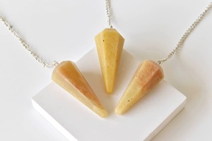 Pendule en cristal d'aventurine jaune fait main, facetté, en forme de pointe de crayon, pour la divination Reiki et la radiesthésie - Product Image 5
