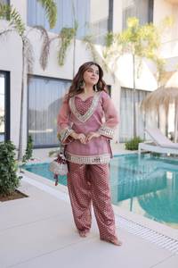 Ensemble de costume en soie ethnique, Salwar Kameez traditionnel indien avec Batva, prêt à porter, collection pour mariage et fêtes, au meilleur prix - Product Image 3