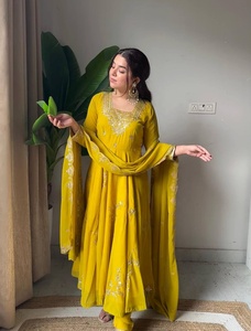 Traje Salwar de Georgette bordado en color amarillo para mujer, estilo tradicional holgado para fiestas, de proveedor indio. - Product Image 4