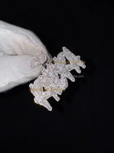 SHRAMAN JEWELS Colgante de Lujo de Plata 925 con Baño de Rodio, Totalmente Adornado con Moissanita, Personalizado con Nombre y Dije Personalizado - Product Image 4