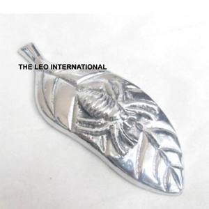 Prensapapeles de Aluminio Sólido con Diseño Náutico de Hojas, Hecho a Mano, de Lujo, Único, de Alta Calidad y Gran Venta - Product Image 1