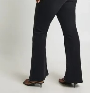 Jeans de mezclilla bordados para mujer, pantalones de algodón de pierna ancha, diseño personalizado, proveedor mayorista de marca privada, jeans casuales de corte bootcut - Product Image 3