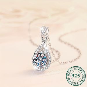 Collana con Pendente in Moissanite e Argento 925, Elegante Gioiello Singolo - Product Image 6