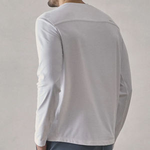 T-shirt de performance à manches longues pour homme, col rond, haut d'entraînement athlétique, tissu respirant anti-humidité, vêtements de sport pour la gym, multi-usages - Product Image 4