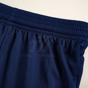 Tenue de football en tissu respirant et anti-transpiration de haute qualité, conçue pour garder les joueurs au frais et au sec lors des matchs de football intenses - Product Image 5